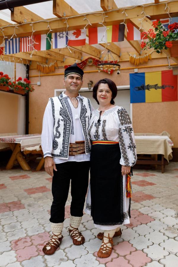 Готель Casa Dacica Ришнов Екстер'єр фото
